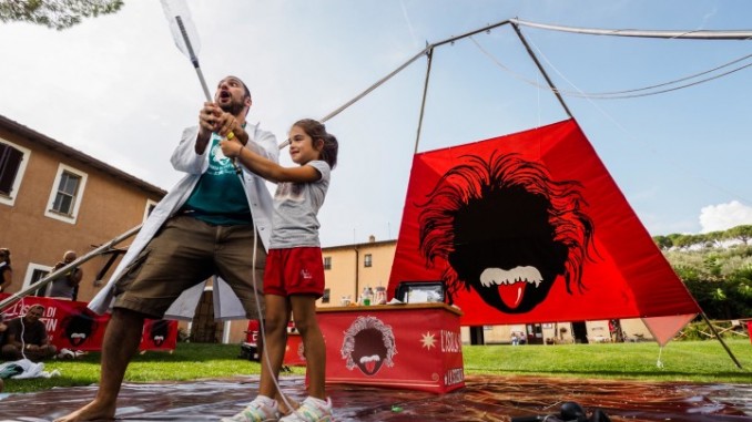 All'Isola di Einstein al Trasimeno, giochi, acrobazie e show