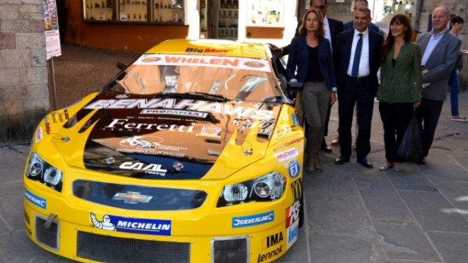 Lo spettacolo delle potenti Stock Car Nascar all'Autodromo di Magione