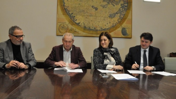 firma protocollo castiglione (3) Ospedale Castiglione del Lago firmato protocollo riqualificazione “La Regione – ha detto la presidente Marini – ha avviato un processo di riorganizzazione degli ospedali del Trasimeno"