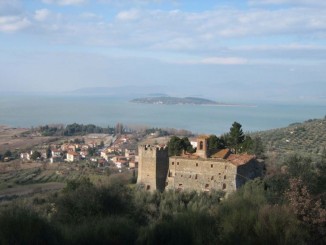 Granfondo Città di Perugia si pedalerà sulle sponde del lago