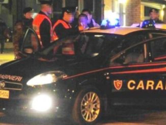 Minaccia di spararsi a Castiglione: interviene un mediatore