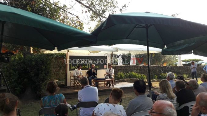 Isola del libro, affollatissimo il Cafè letterario con l’egittologo Zahi Hawass
