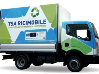 La ricicleria mobile arriva nelle frazioni per la raccolta di piccoli rifiuti pericolosi