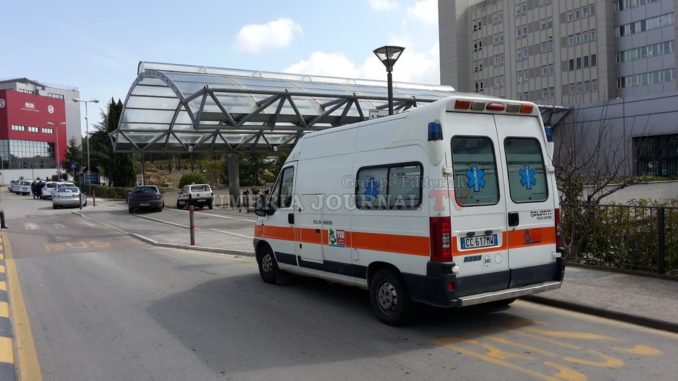 Caduta da un palco in smontaggio: operaio 47enne in gravi condizioni