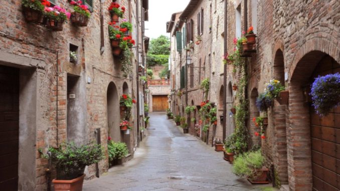 Città della Pieve, organizza la terza edizione di “La Città Fiorita”
