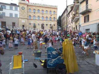 Spettacolo_apertura_Pollicino_sentieri_teatrali