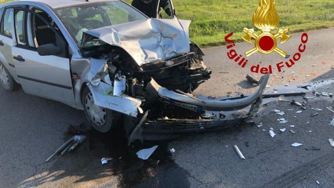 incidente stradale a Panicarola del Lago auto contro furgone 3 feriti