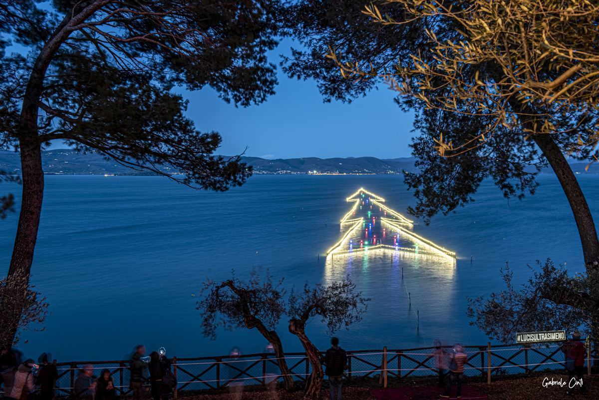 albero di natale lago trasimeno