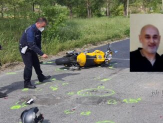 Incidente lungo la Pievaiola, moto contro autocarro, muore 53enne