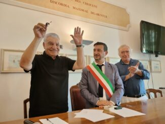 Consegnate all'egittologo Zhai Hawass le chiavi della città di Passignano