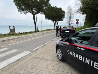 Porto ingiustificato di coltello, carabinieri denunciano due persone