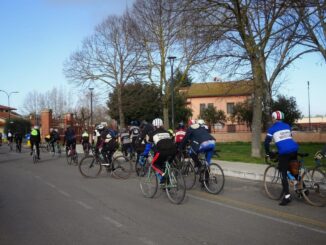 Benedizione del cardinale Bassetti per ciclisti Francesco nei sentieri