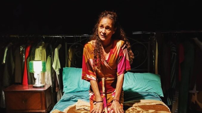 Simona Cavallari in scena a Corciano e Panicale con Dialogo di una prostituta con un suo cliente di Dacia Maraini