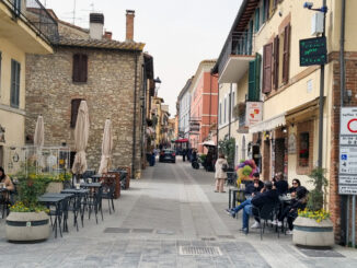 Nuova pavimentazione, riaperta al traffico Porta Perugina