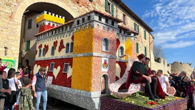 “Festa del Tulipano”, a Castiglione Lago tripudio di petali e colori