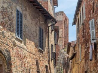 Città della Pieve in 500: Un viaggio attraverso l'arte e la storia con la Fiat 500