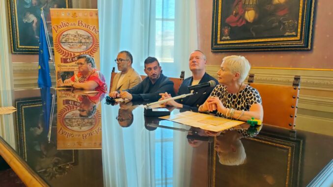 Sale l’attesa per il Palio delle barche