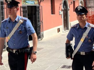 Minorenni allontanati dai genitori per minacce e aggressioni ai vicini