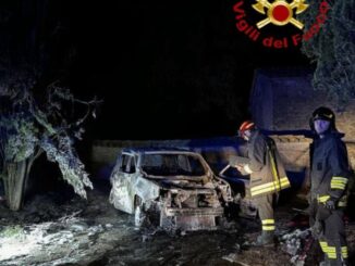 Incendio distrugge due veicoli a Montebuono, si sospetta dolo