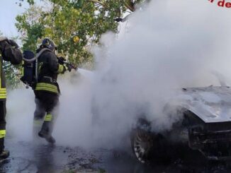 Incendio auto vicino Sant'Arcangelo: intervento dei Vigili del Fuoco