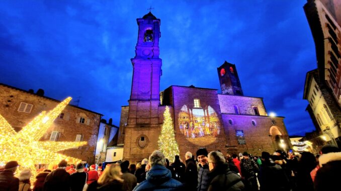 Inaugurato il Natale a Città della Pieve con l'accensione dell'Albero e della Stella Polare