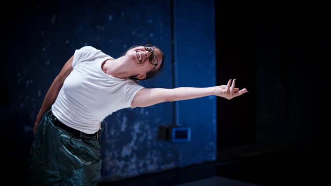 A Magione in scena Faccia di cucchiaio di Lee Hall con Caroline Baglioni