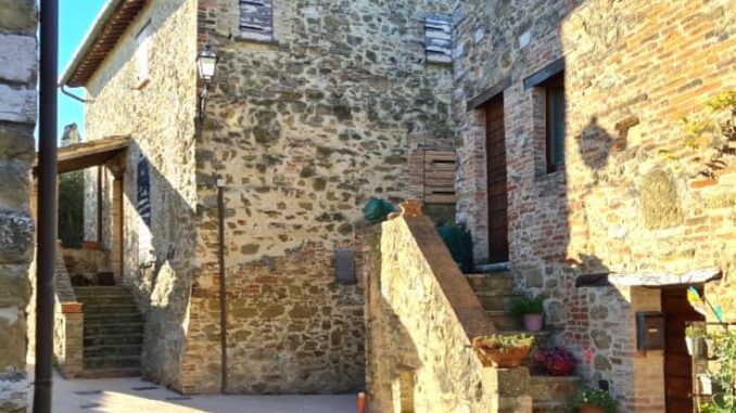 Corciano: Completata la pavimentazione nel borgo di Castelvieto