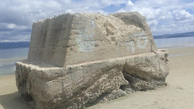 Masso Lido Arezzo a secco al Trasimeno: emergenza turistica
