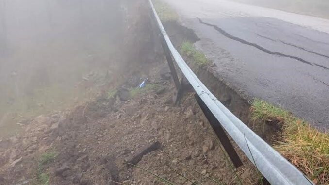 Frana sulla S.P. 143, circolazione a senso unico alternato