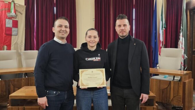Riconoscimento per Giulia Cozzari, campionessa di ciclocross