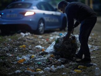 Rifiuti in un fosso: denunciato un 45enne a Corciano