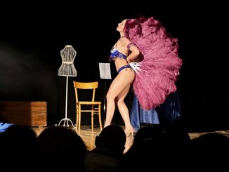 “Cinema Nudo” conquista tre teatri umbri con il burlesque
