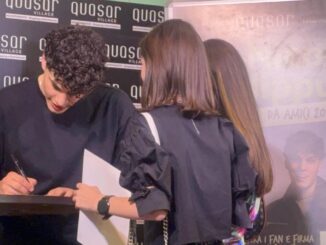 Nicolò Filippucci accolto da fan in festa a Corciano