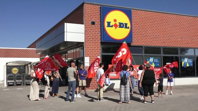 Alta adesione allo sciopero dei lavoratori Lidl in Umbria