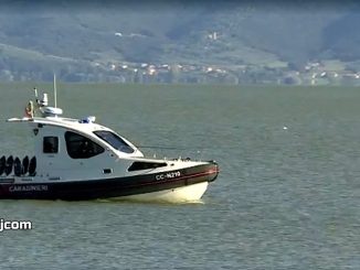 Nuovi accertamenti sul gommone sul lago: ipotesi incidente