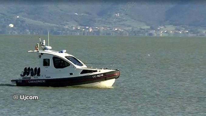 Nuovi accertamenti sul gommone sul lago: ipotesi incidente