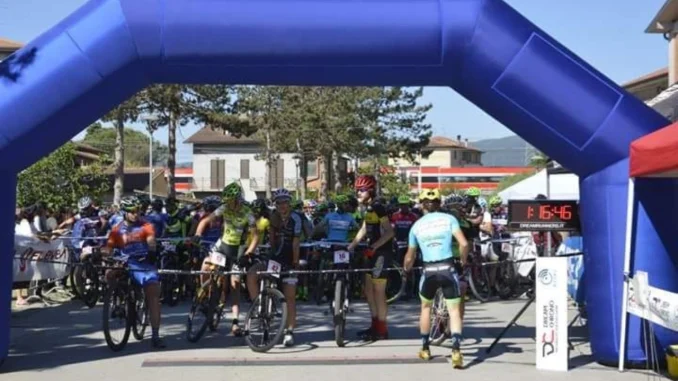 Ciclismo: al via la Granfondo Bassa Valdichiana in Umbria