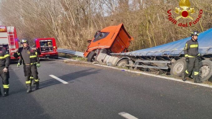 Incidente sul Raccordo autostradale tra Tuoro e Castiglione