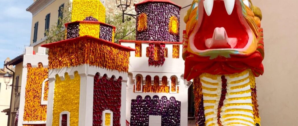 Festa del Tulipano a Castiglione del Lago sfilano i carri dei Cartoon